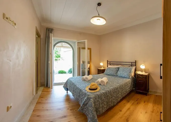 펜션 Avli - Tranquil Stonehouse In Lefkada Alexandros