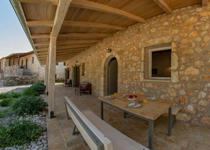 Avli - Tranquil Stonehouse In Lefkada *
