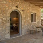 Avli - Tranquil Stonehouse In Lefkada * אלכסנדרוס