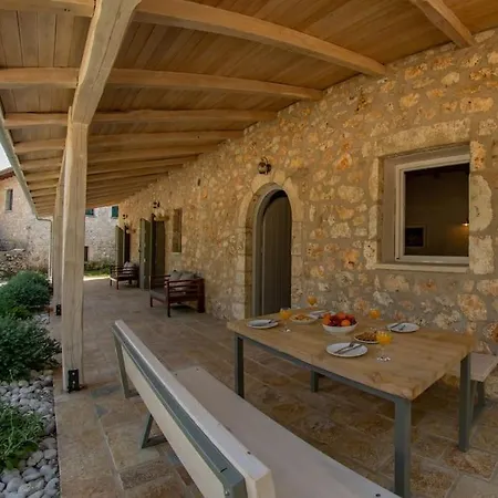 Avli - Tranquil Stonehouse In Lefkada *
