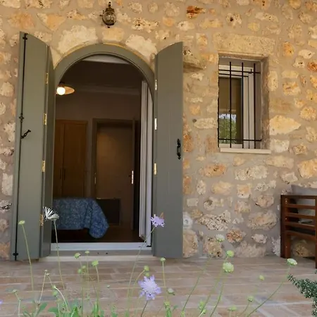 Tatil Evi Avli - Tranquil Stonehouse In Lefkada