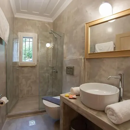 Avli - Tranquil Stonehouse In Lefkada Alexandros