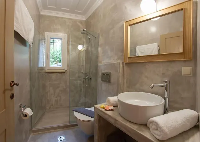 Avli - Tranquil Stonehouse In Lefkada Αλέξανδρος